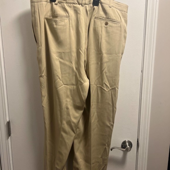 * Men’s Pusser's 100% Silk Tan Pleated Pants - Picture 2 of 4